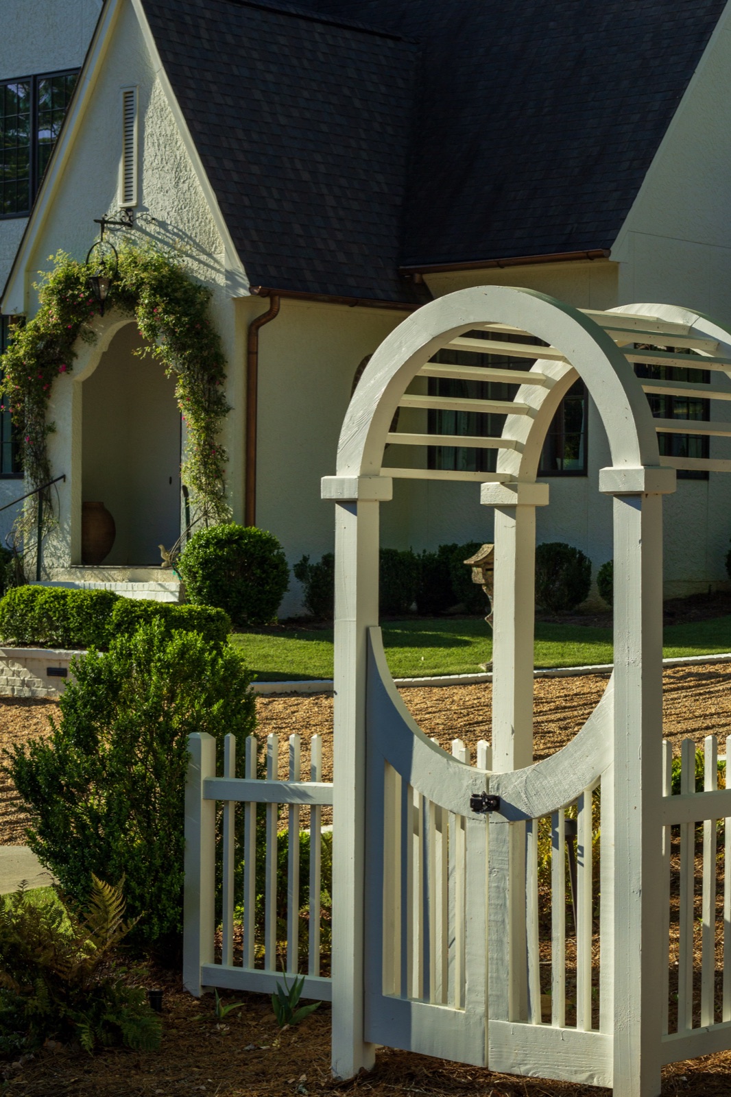 Event design — white arbor entry gate